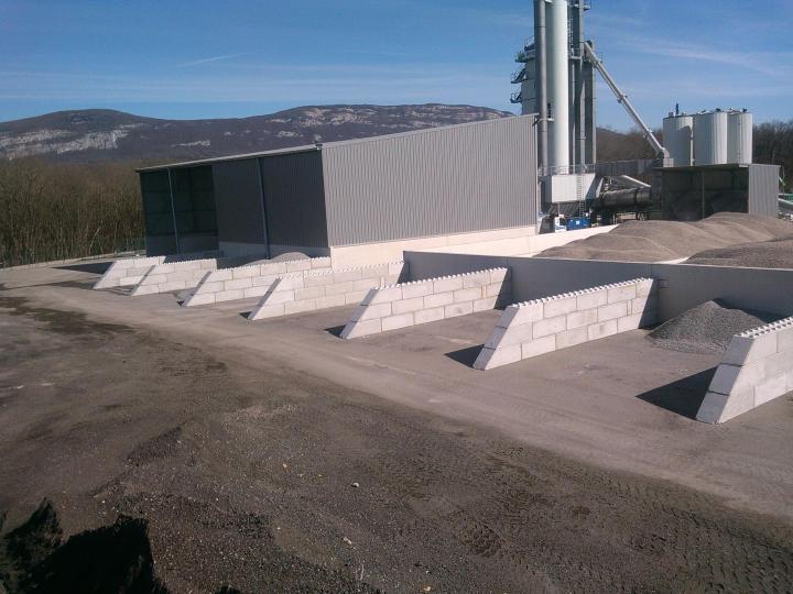 Construction mur de pierre Aube